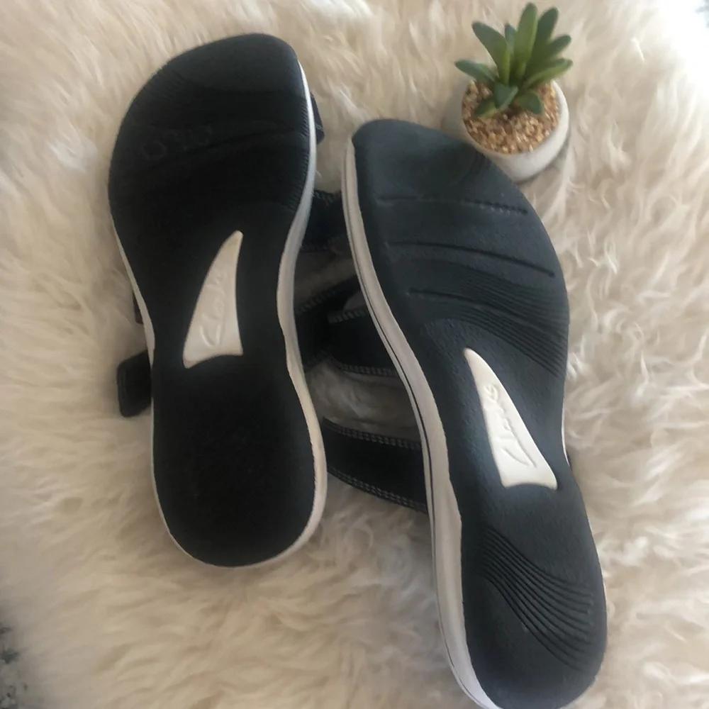 CLOUDSTEPPERS Sandals Black w/White Topstitching Cushy 1.5” Heel EUC - Picture 7 of 7